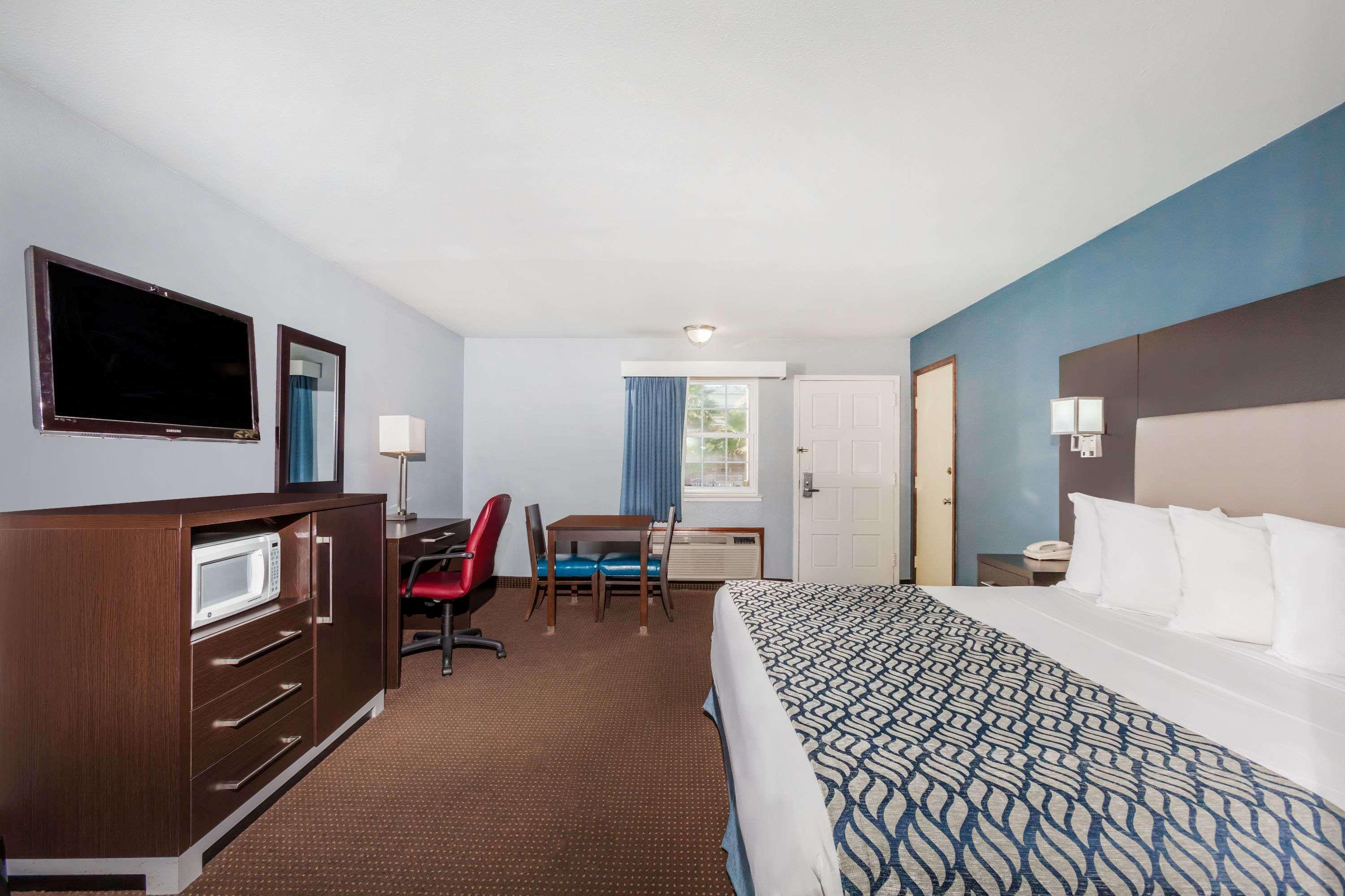 Days Inn By Wyndham Austin/University/Downtown Kültér fotó
